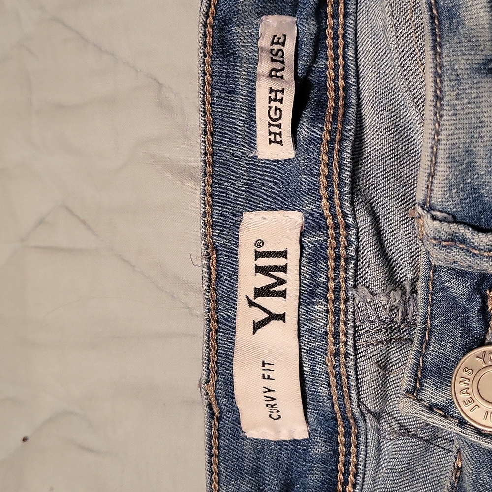 Curvy Fit YMI High Rise Ripped Jeans Size 0 - Picture 2 of 2